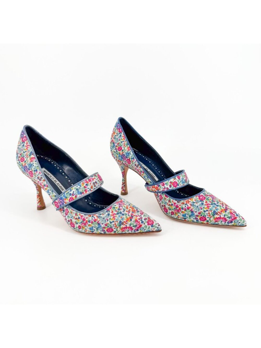 Manolo Blahnik Vibota Floral Mary Jane Pumps Heels Size 38.5 US 8.5 Multicolor